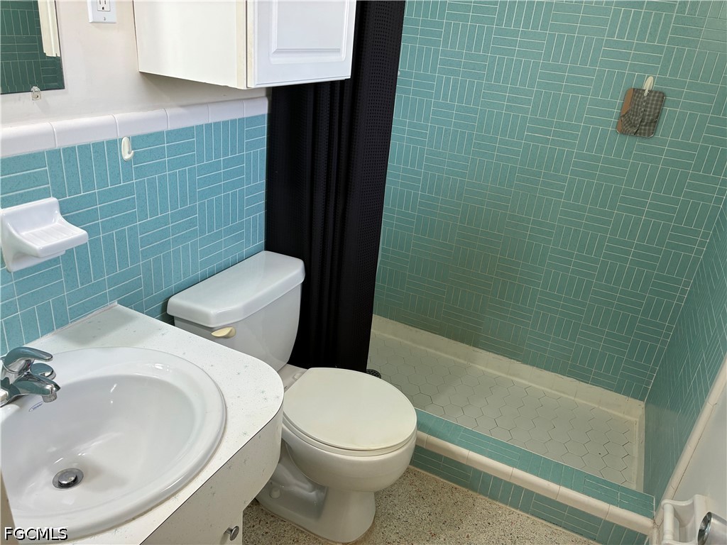 2 Bed Waterfront Home for Sale in Cape Coral, photo 3