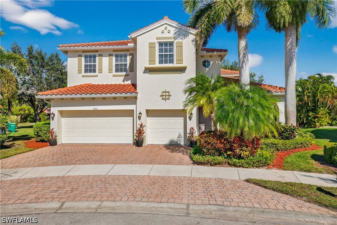 5 Bed Waterfront Home for Sale in Naples, photo 3