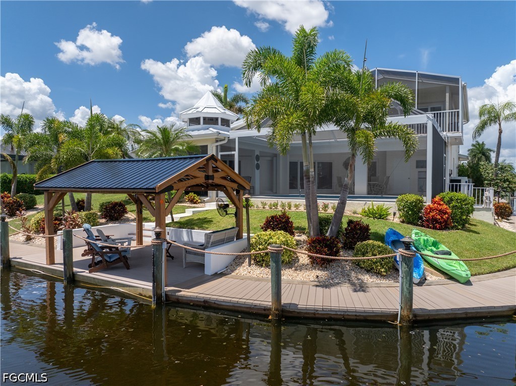 3 Bed Pool Home for Sale in Cape Coral, photo 3