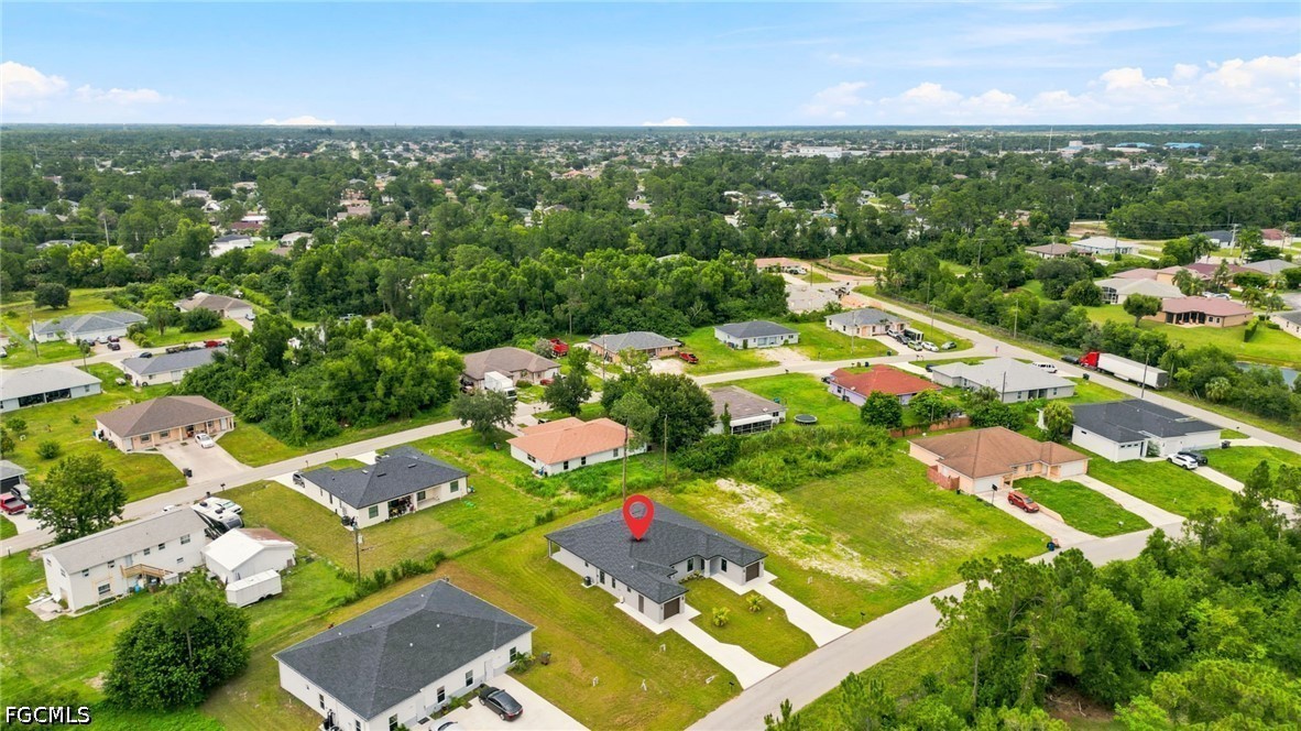 3 Bed Attached for Sale in Lehigh Acres, photo 3