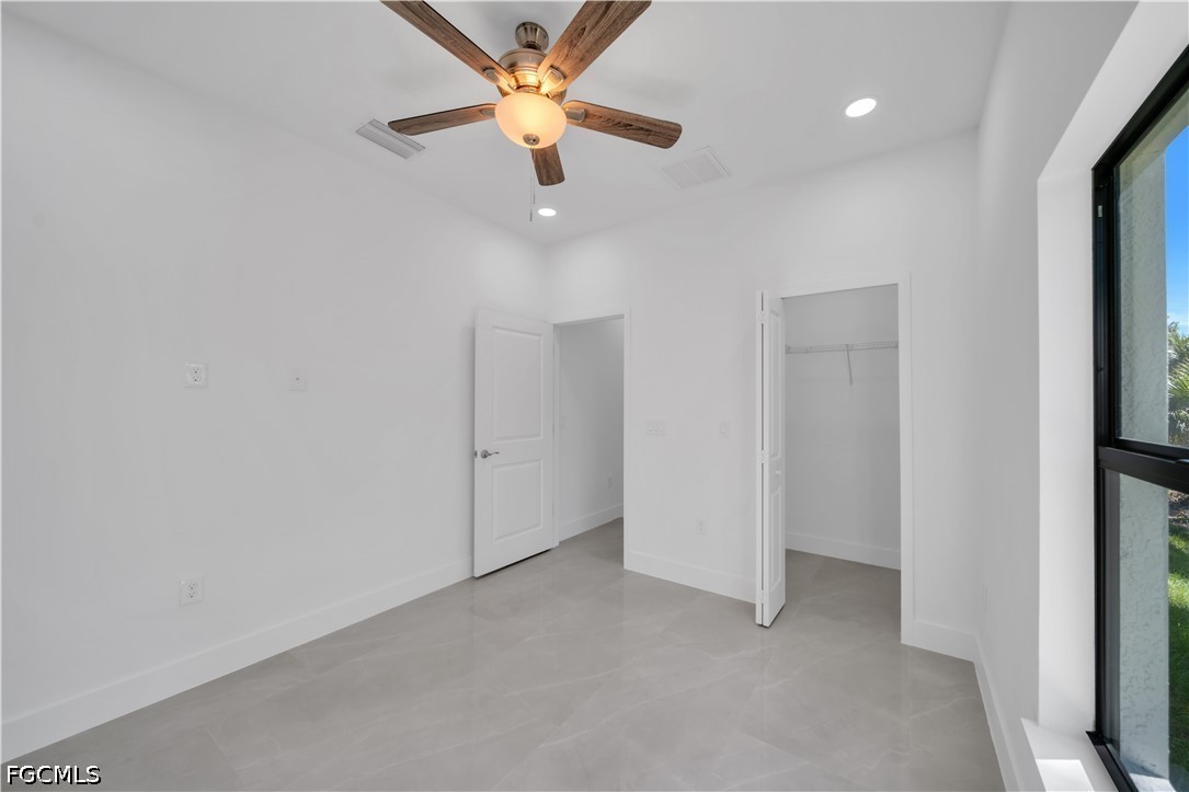 4 Bed SingleFamilyResidence for Sale in Lehigh Acres, photo 3