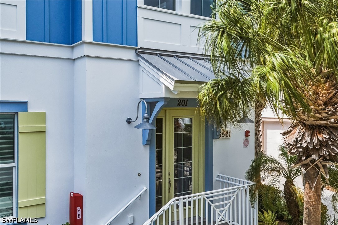 2 Bed Waterfront Home for Sale in Naples, photo 3