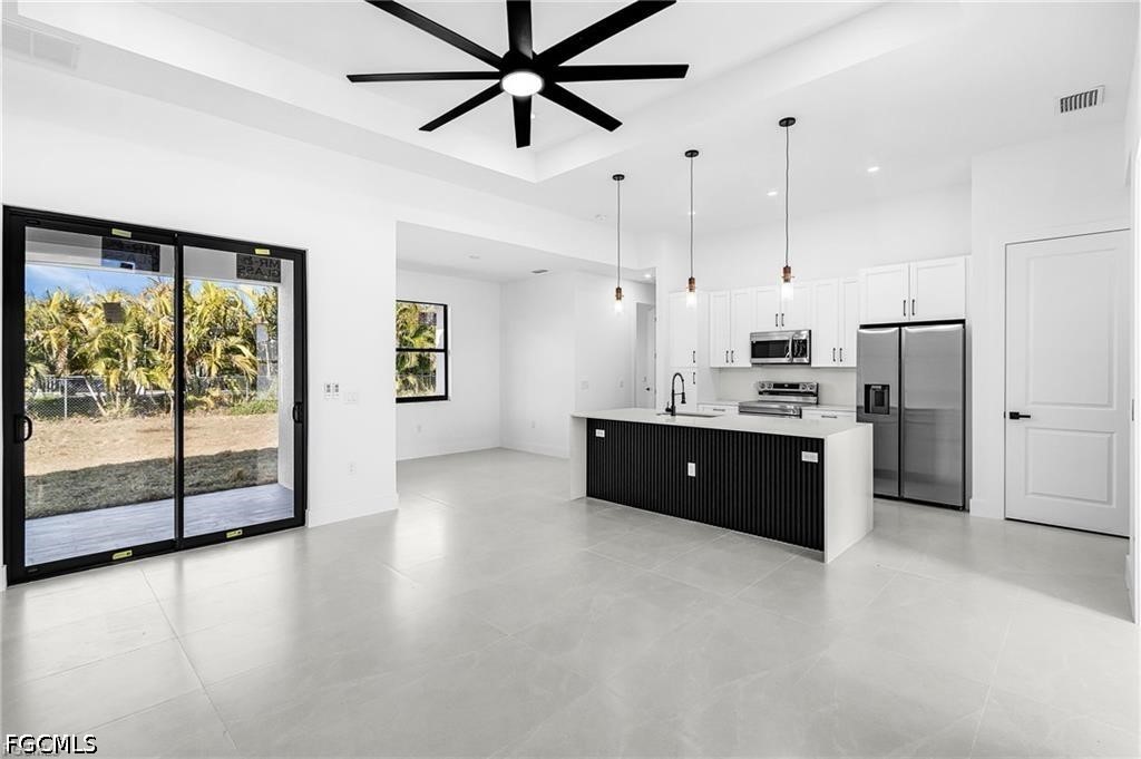4 Bed SingleFamilyResidence for Sale in Cape Coral, photo 3