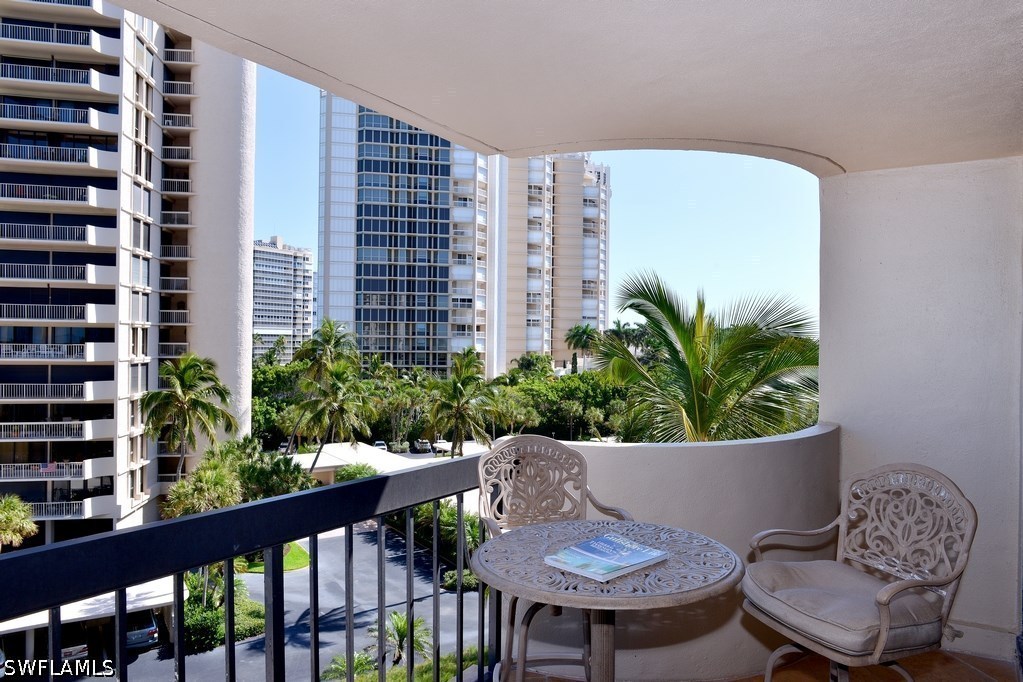 2 Bed Waterfront Home for Sale in Surfsedge, photo 3