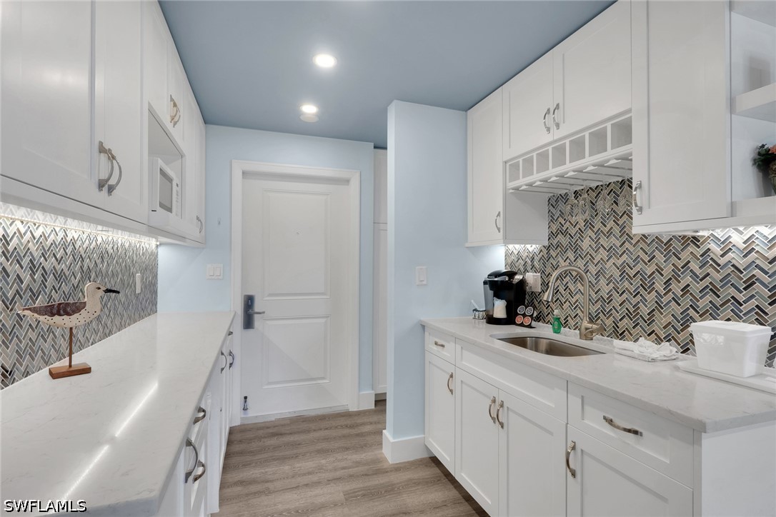 Waterfront Home for Sale in Cove Inn, photo 3