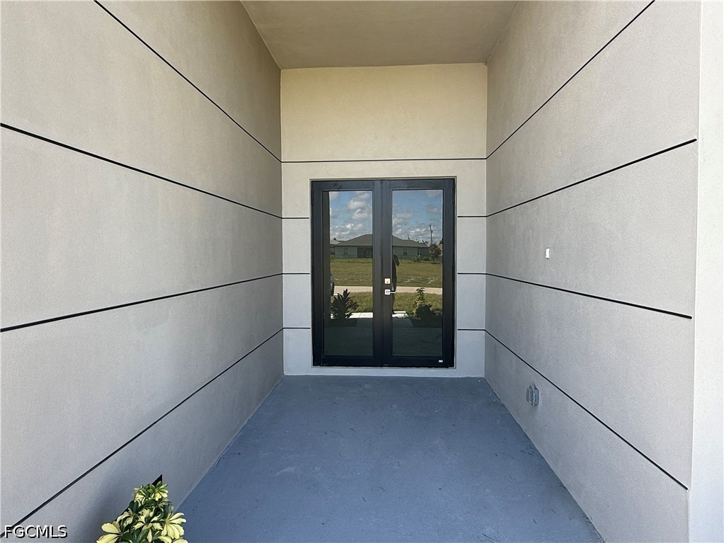 4 Bed SingleFamilyResidence for Sale in Cape Coral, photo 3