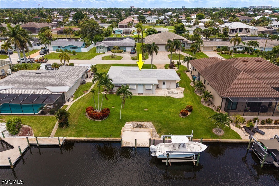 3 Bed Waterfront Home for Sale in Cape Coral, photo 3