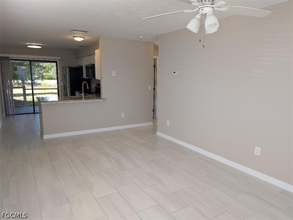 2 Bed Condominium for Sale in Cape Coral, photo 3