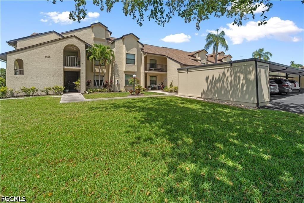 2 Bed Waterfront Home for Sale in Fort Myers, photo 3