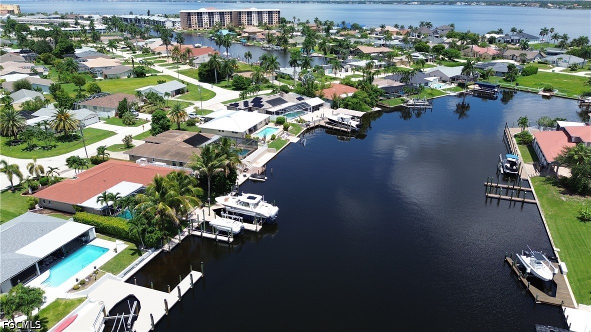 3 Bed Pool Home for Sale in Cape Coral, photo 3