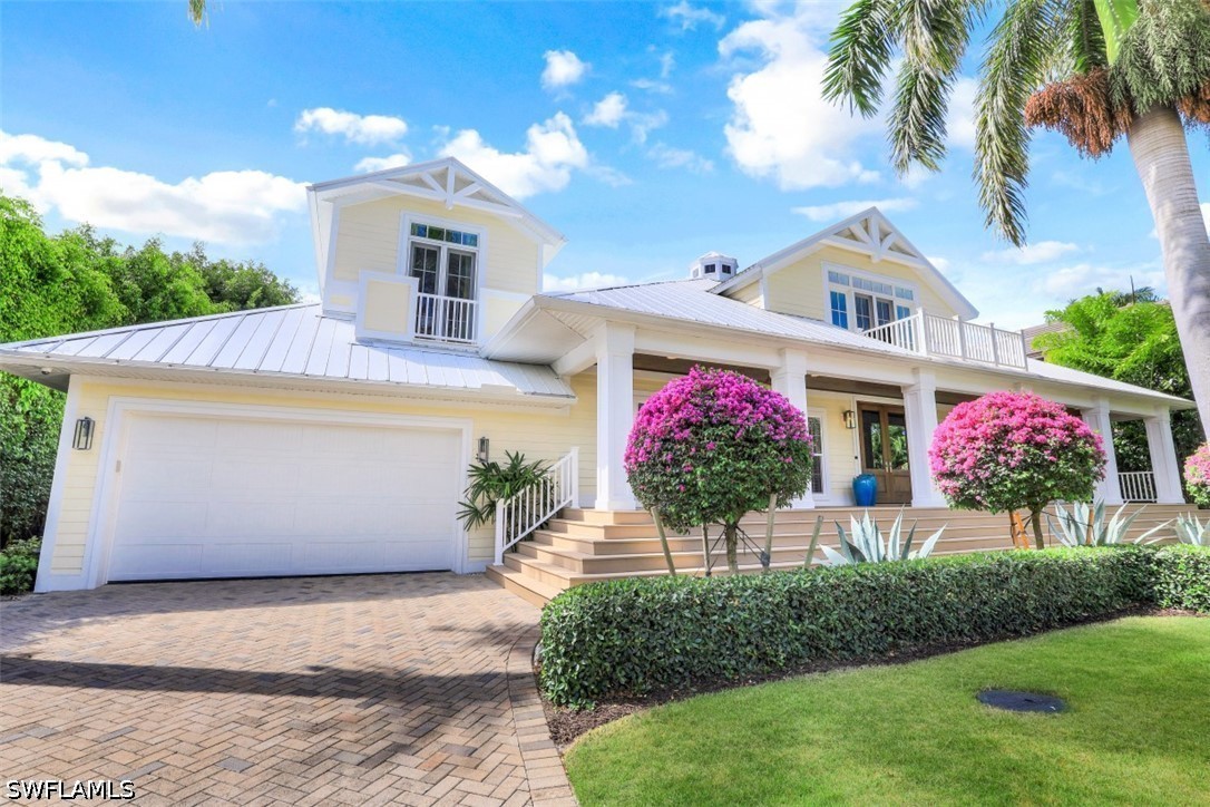 5 Bed Pool Home for Sale in Olde Naples, photo 3