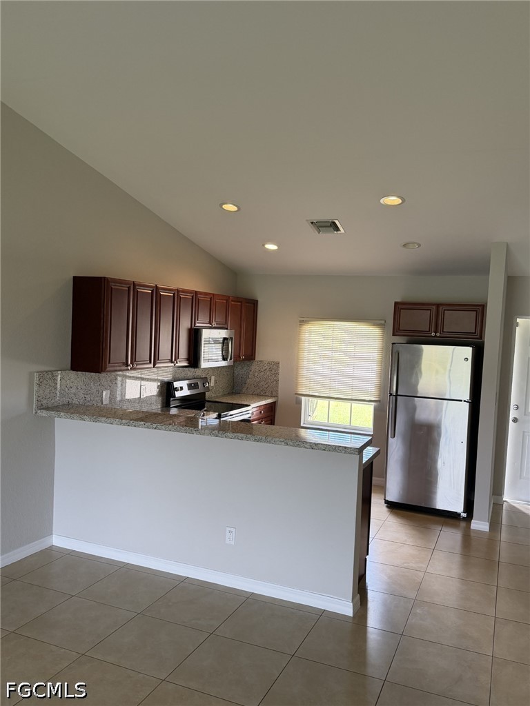 2 Bed Duplex for Sale in Cape Coral, photo 3