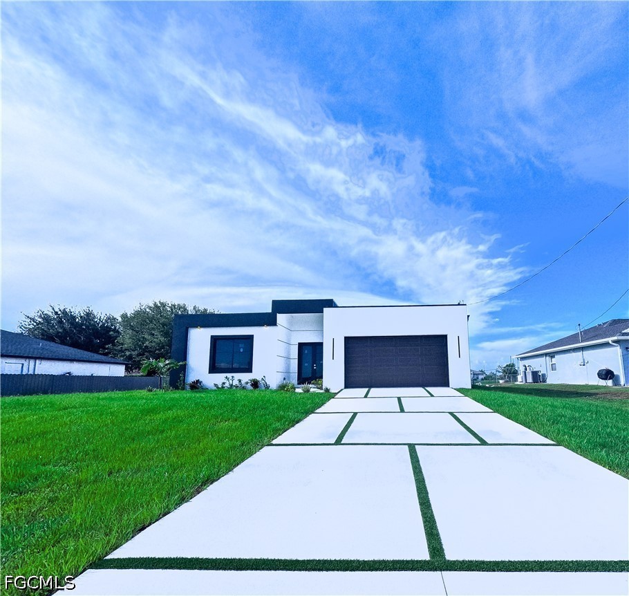 4 Bed SingleFamilyResidence for Sale in Cape Coral, photo 3