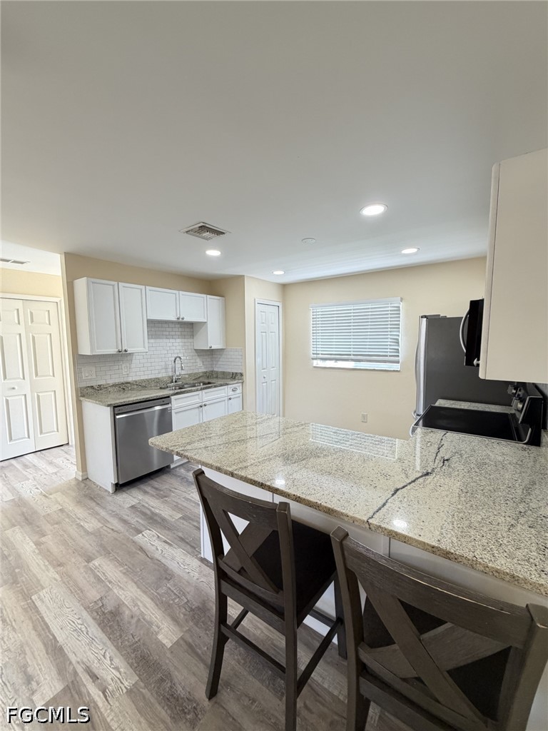 2 Bed Condominium for Sale in Cape Coral, photo 3