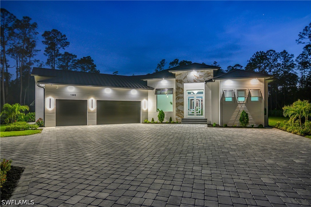 3 Bed Pool Home for Sale in Naples, photo 3