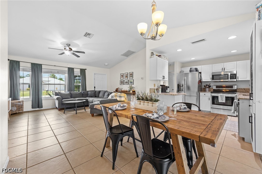 3 Bed SingleFamilyResidence for Sale in Cape Coral, photo 3