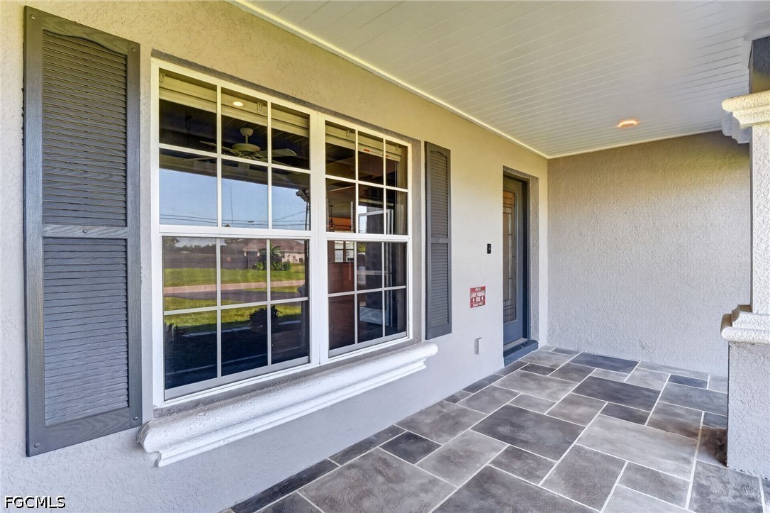 3 Bed SingleFamilyResidence for Sale in Cape Coral, photo 3