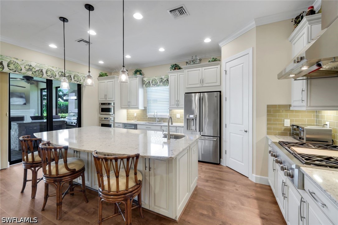 3 Bed Pool Home for Sale in Naples, photo 3