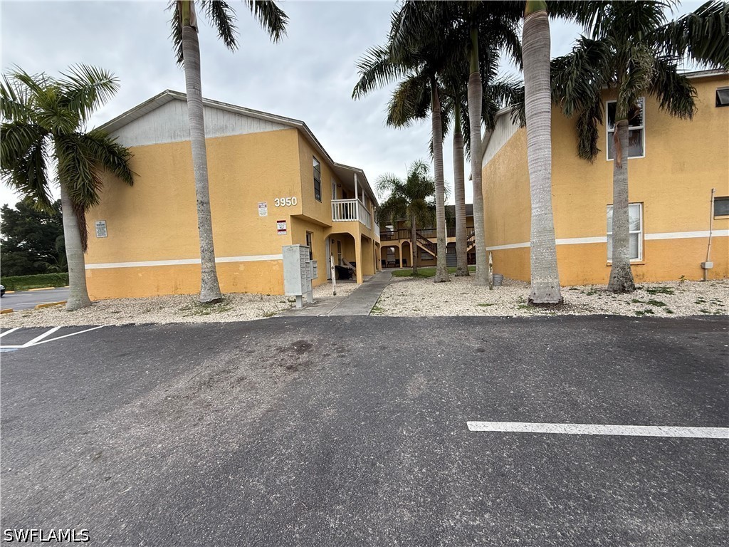 2 Bed Condominium for Sale in Lora Lane I Condo, photo 3