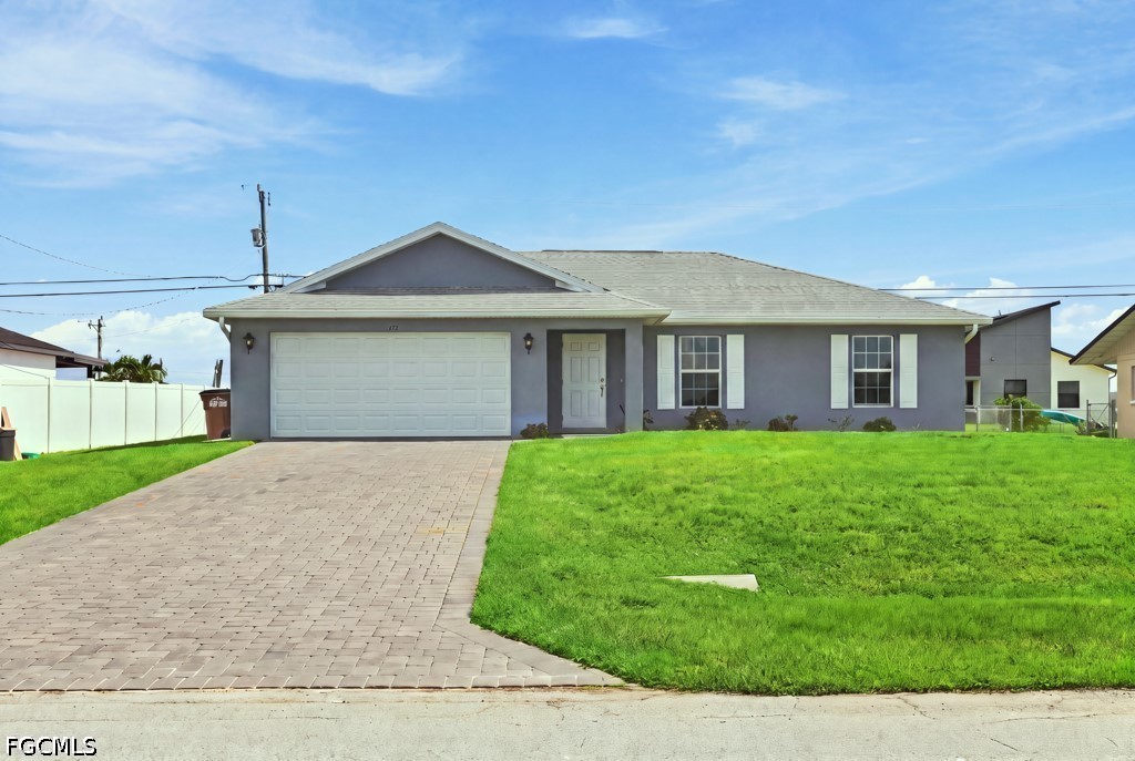 3 Bed SingleFamilyResidence for Sale in Cape Coral, photo 3