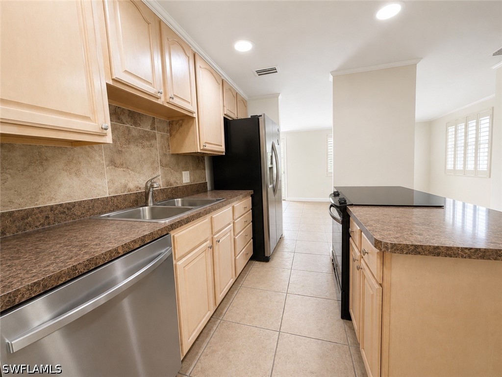 2 Bed Attached for Sale in Village West, photo 3