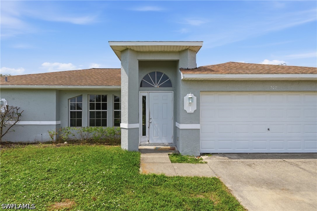 3 Bed SingleFamilyResidence for Sale in Cape Coral, photo 3