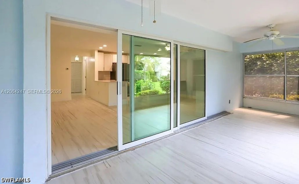 2 Bed SingleFamilyResidence for Sale in Naples, photo 3