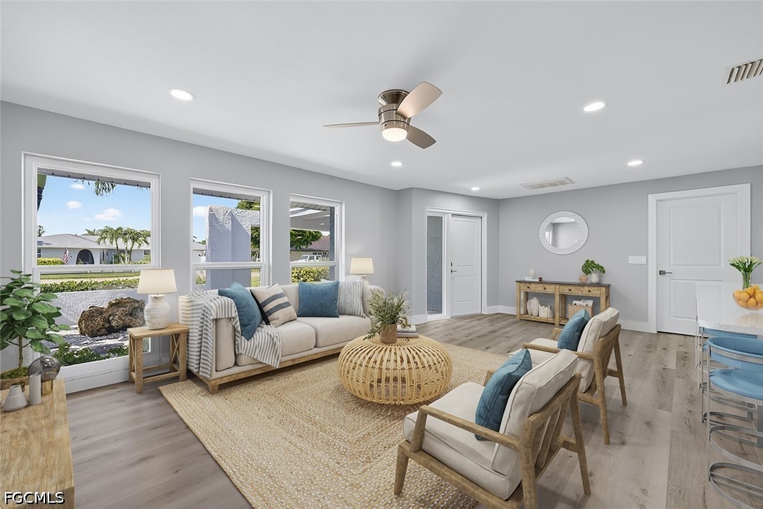 4 Bed Waterfront Home for Sale in Fort Myers, photo 3