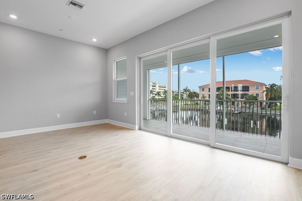 4 Bed Waterfront Home for Sale in Seahaven, photo 3
