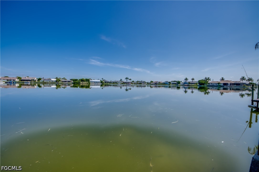 2 Bed Waterfront Home for Sale in Cape Coral, photo 3