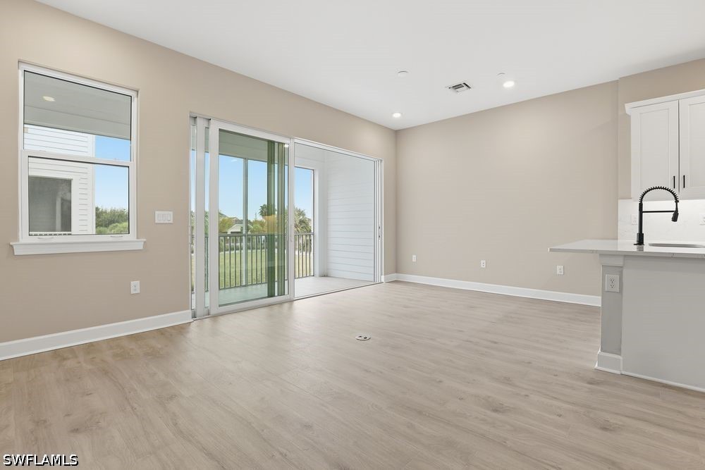 4 Bed Condominium for Sale in Seahaven, photo 3
