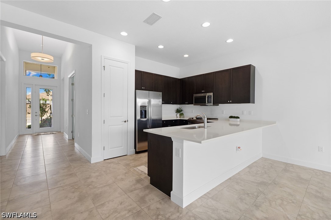 2 Bed SingleFamilyResidence for Sale in Naples, photo 3