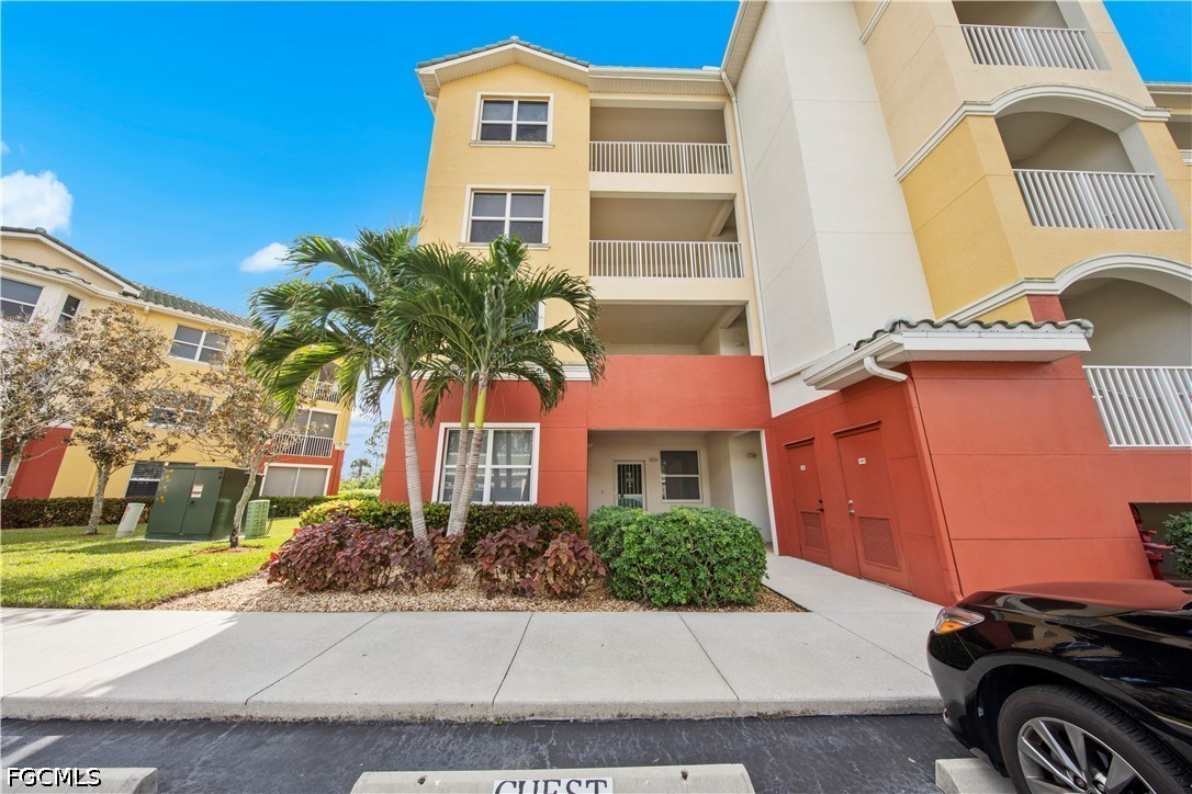 3 Bed Waterfront Home for Sale in Fort Myers, photo 3