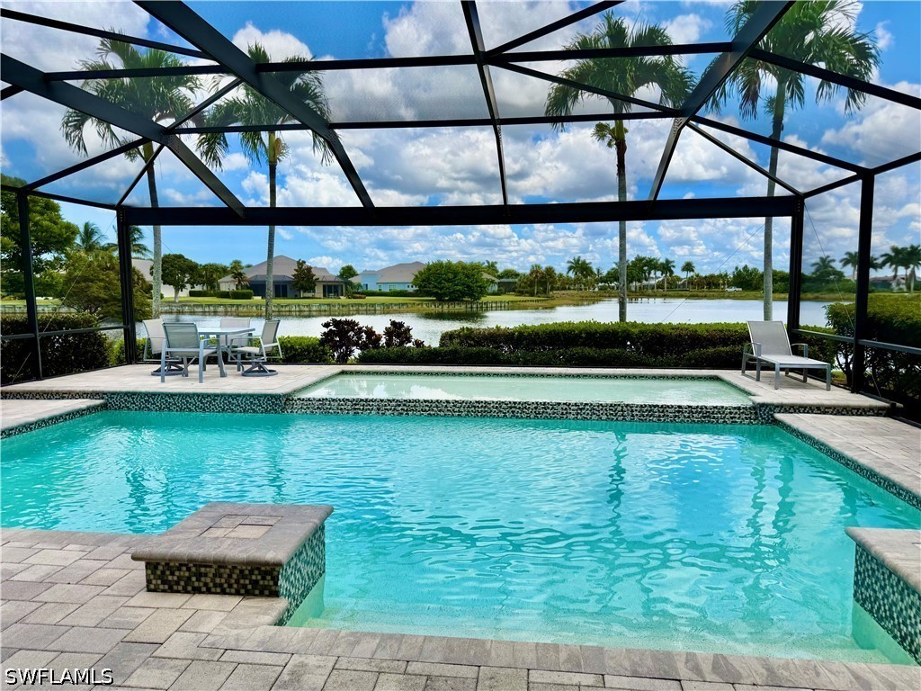 3 Bed Pool Home for Sale in Naples, photo 3