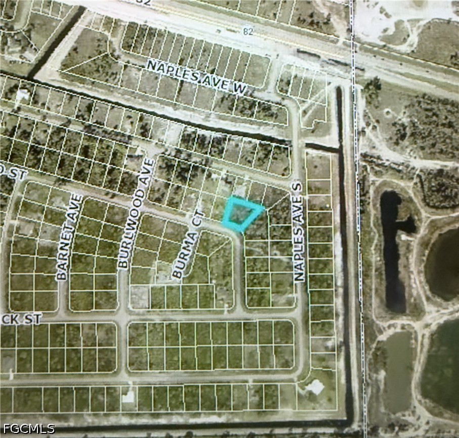 Residential for Sale in Fort Myers, photo 3