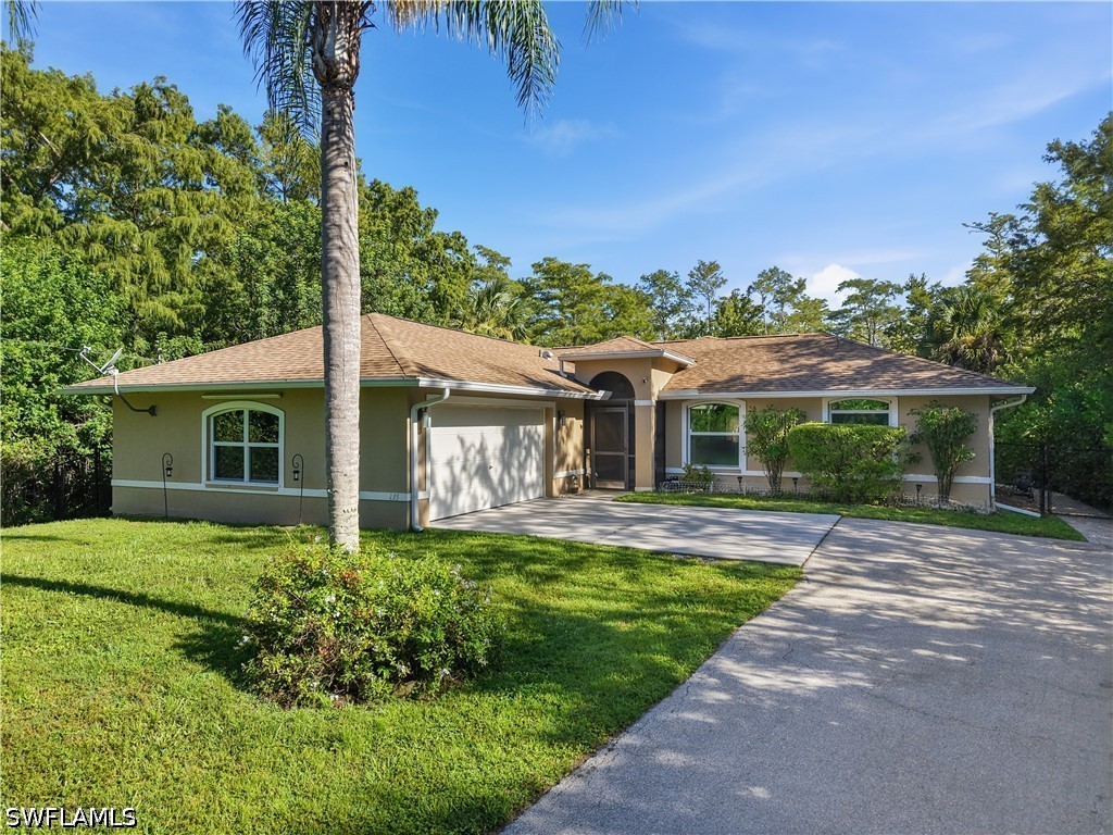 3 Bed Pool Home for Sale in Naples, photo 3