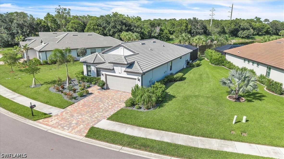 3 Bed Pool Home for Sale in Country Club, photo 3