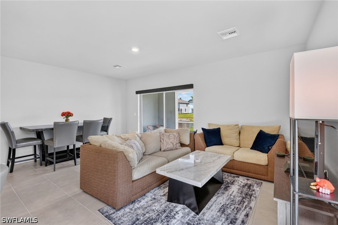 3 Bed Waterfront Home for Sale in Meadowood, photo 3