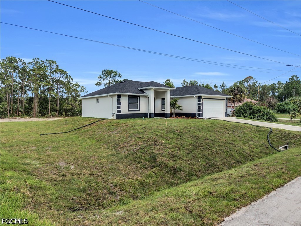 3 Bed SingleFamilyResidence for Sale in Lehigh Acres, photo 3