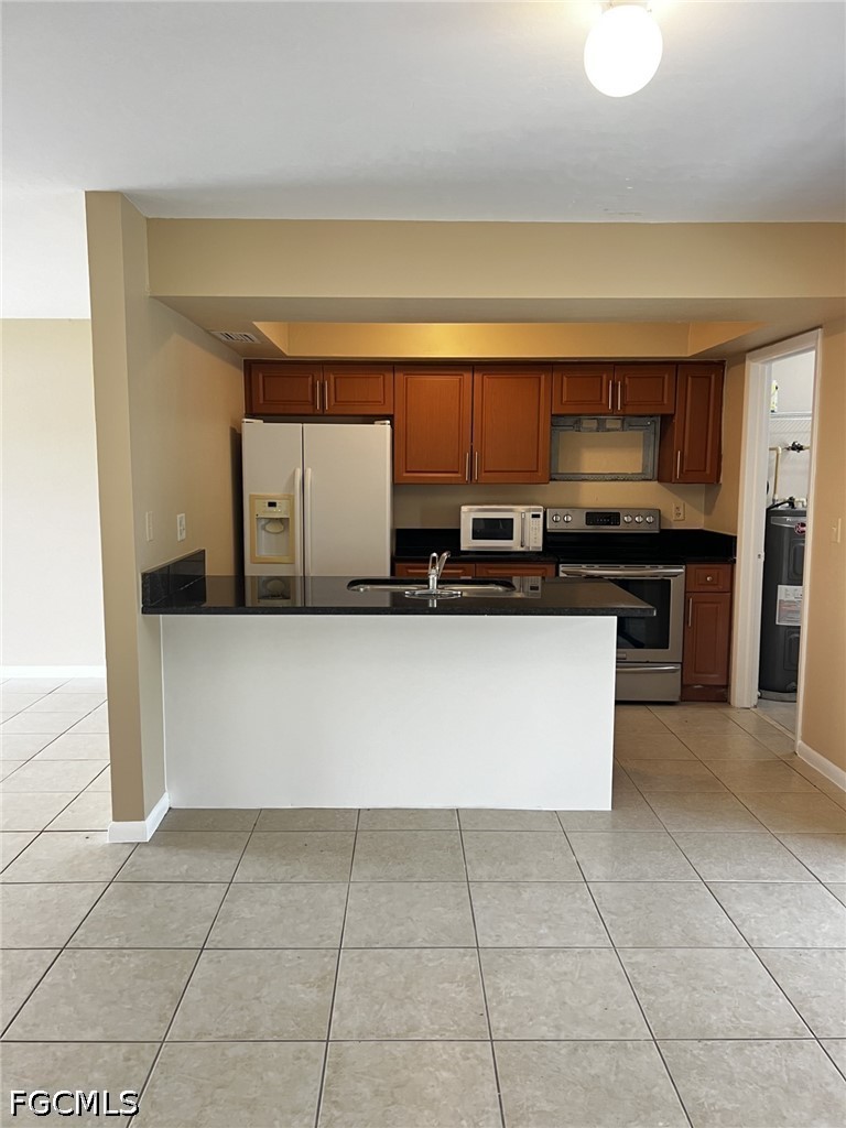 2 Bed Duplex for Sale in Cape Coral, photo 3