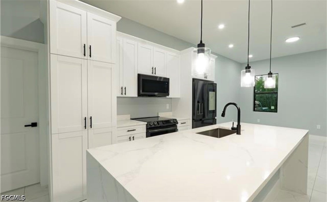 3 Bed SingleFamilyResidence for Sale in Lehigh Acres, photo 3