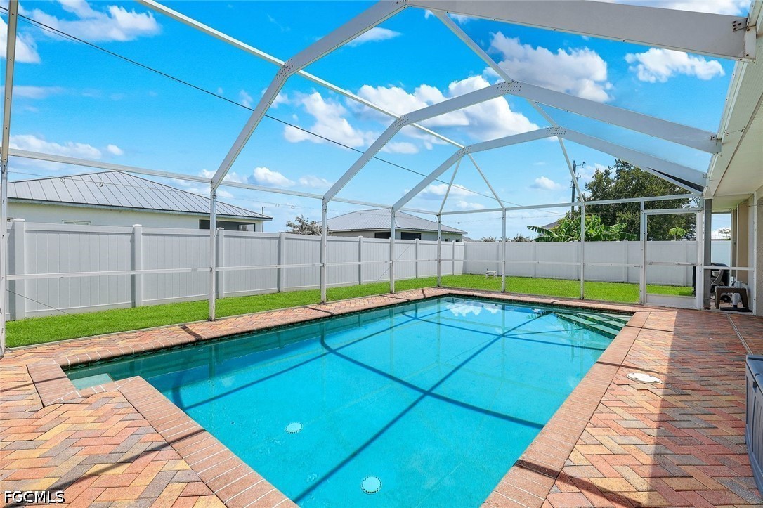 3 Bed Pool Home for Sale in Cape Coral, photo 3