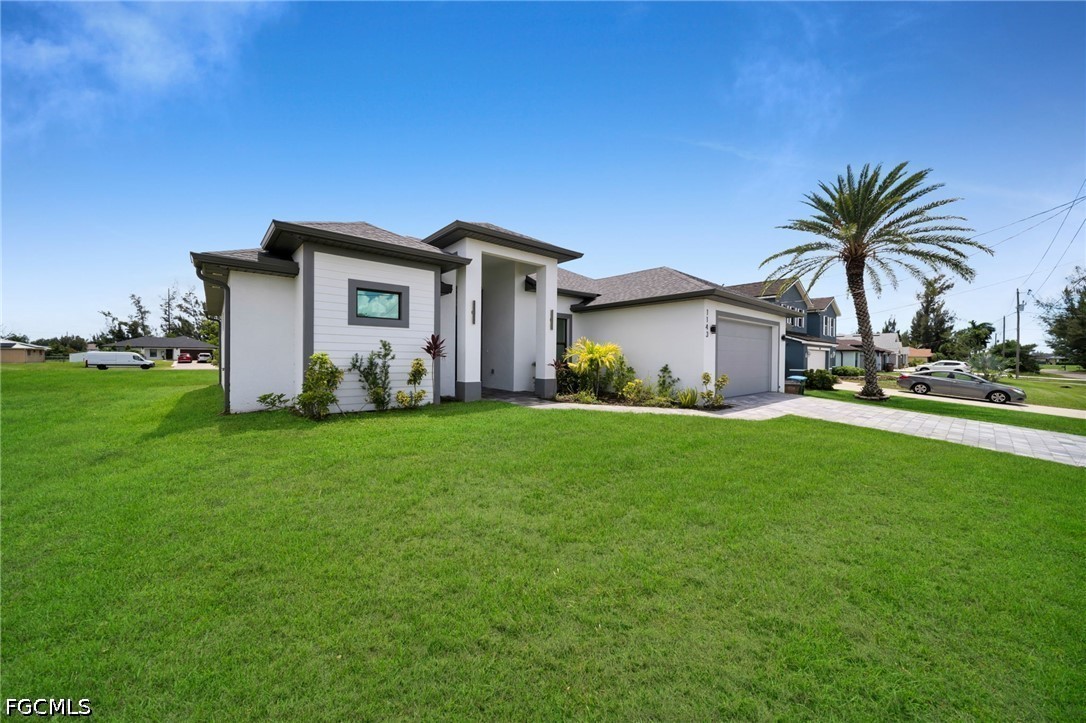 3 Bed SingleFamilyResidence for Sale in Cape Coral, photo 3