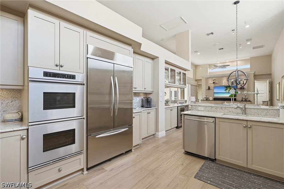 3 Bed Pool Home for Sale in Naples, photo 3
