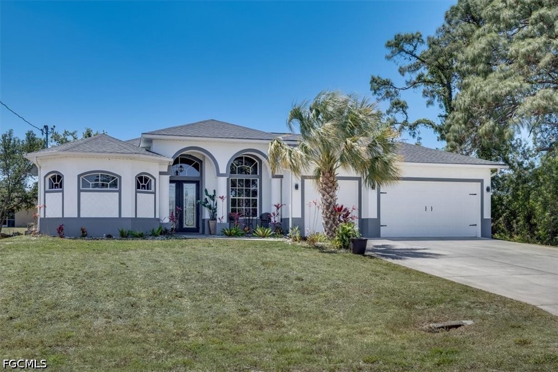 5 Bed Pool Home for Sale in Lehigh Acres, photo 3