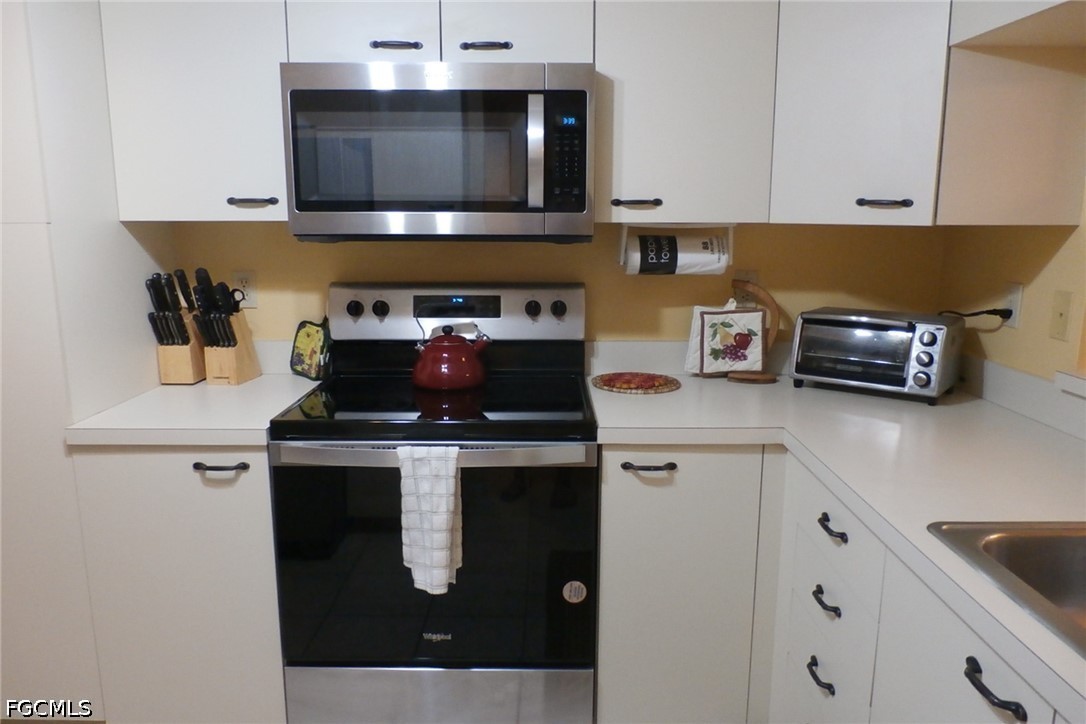 2 Bed Condominium for Sale in Kelly Greens, photo 3