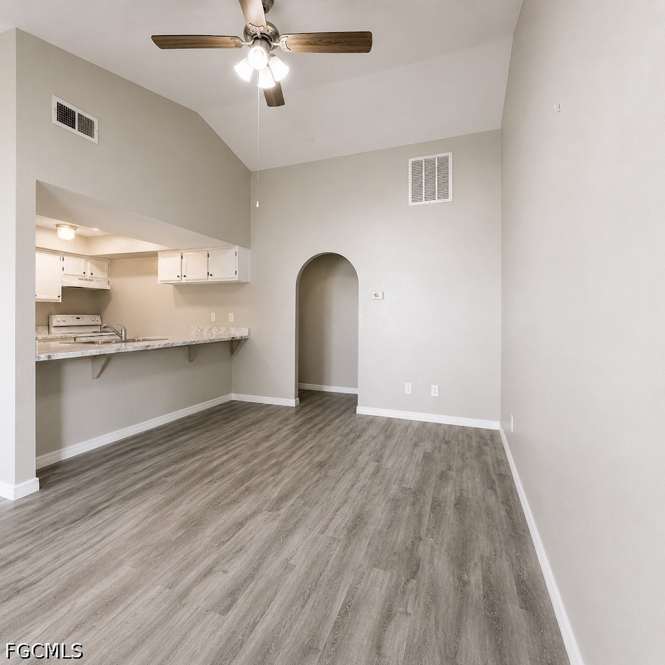 1 Bed Condominium for Sale in Cape Coral, photo 3