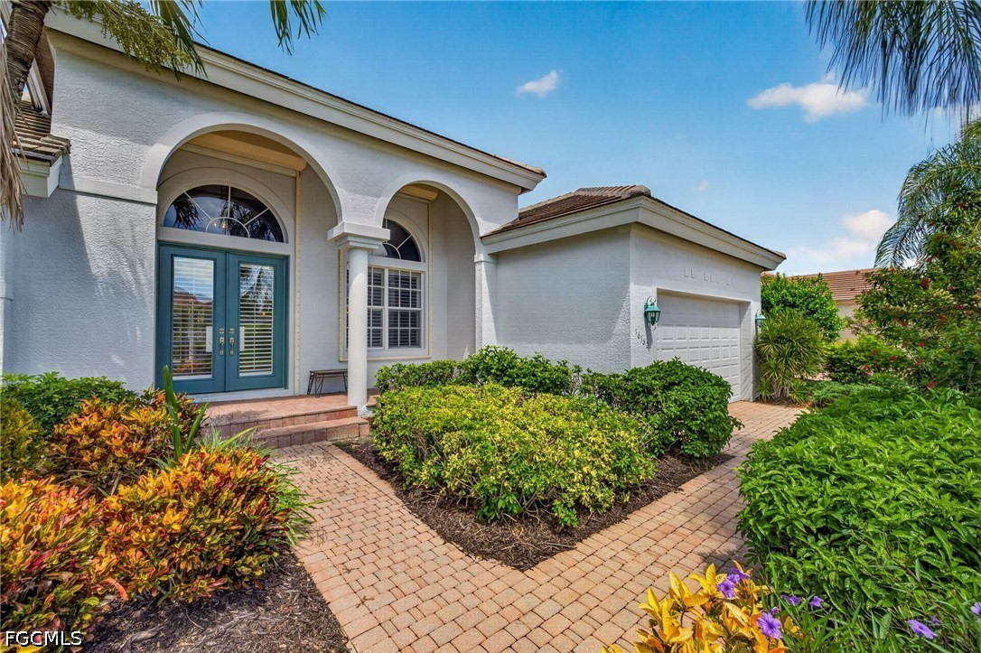 4 Bed Waterfront Home for Sale in Crown Colony, photo 3