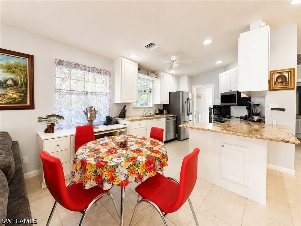 2 Bed SingleFamilyResidence for Sale in Naples, photo 3