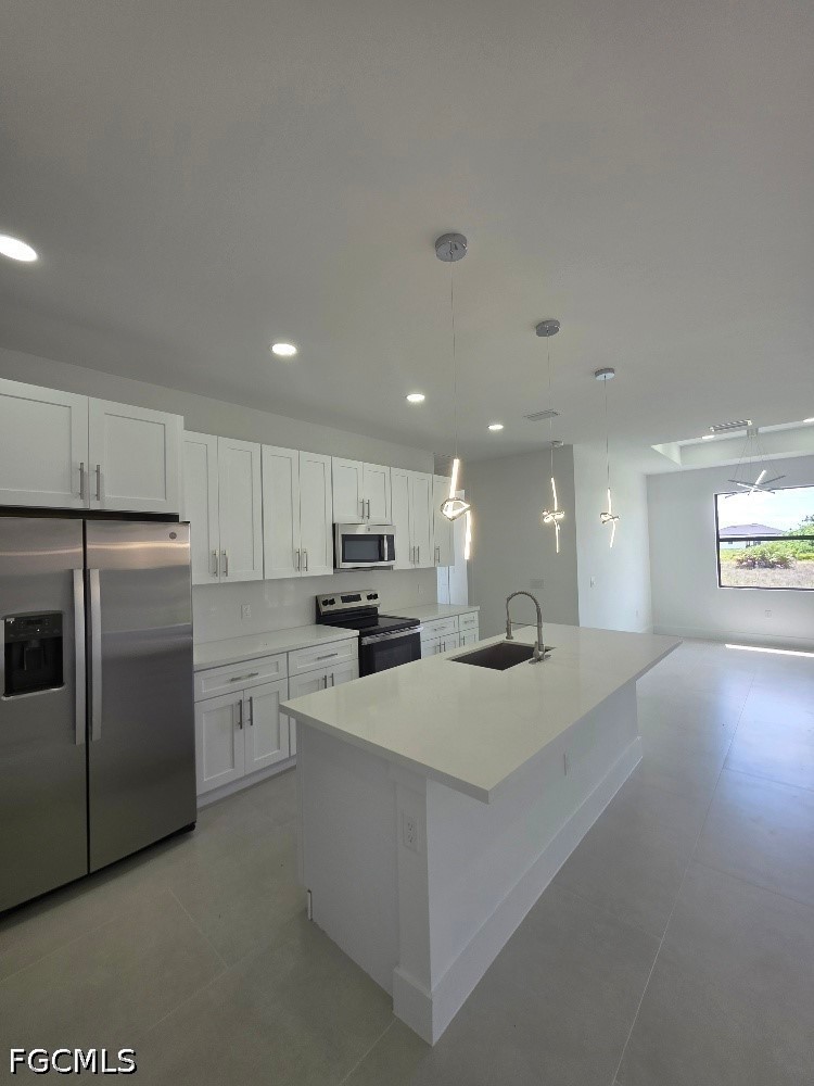 3 Bed SingleFamilyResidence for Sale in Lehigh Acres, photo 3